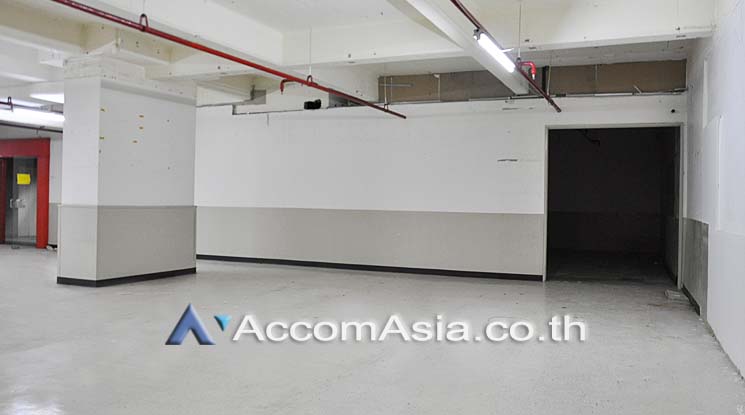6  Retail / Showroom For Rent in Silom ,Bangkok BTS Chong Nonsi at Paso Tower AA15410